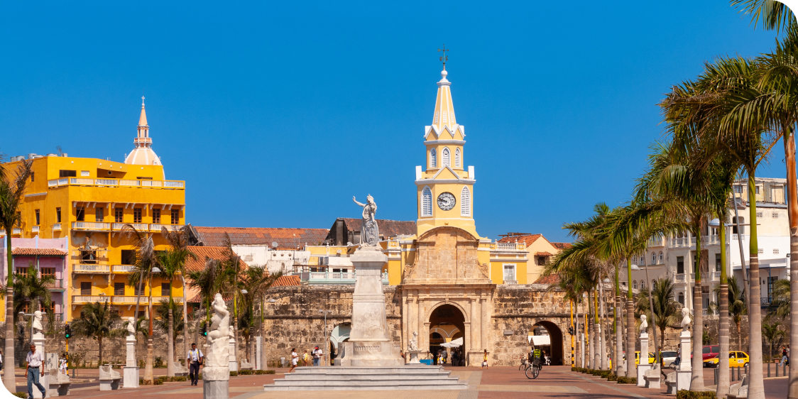 Avenue leading to the Puerta del Reloj, Cartagena de Indias, Colombia